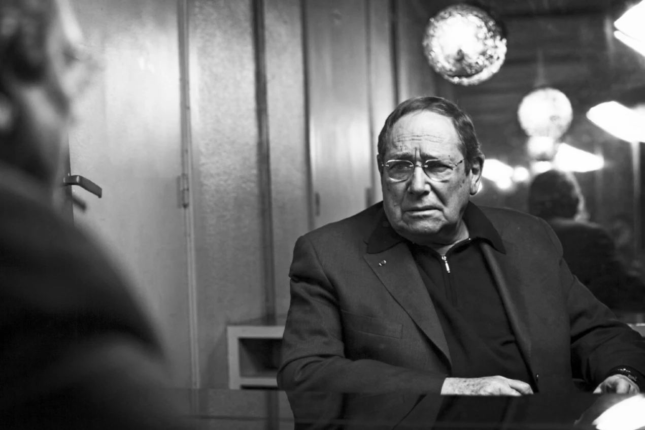 Robert Hossein — Portrait